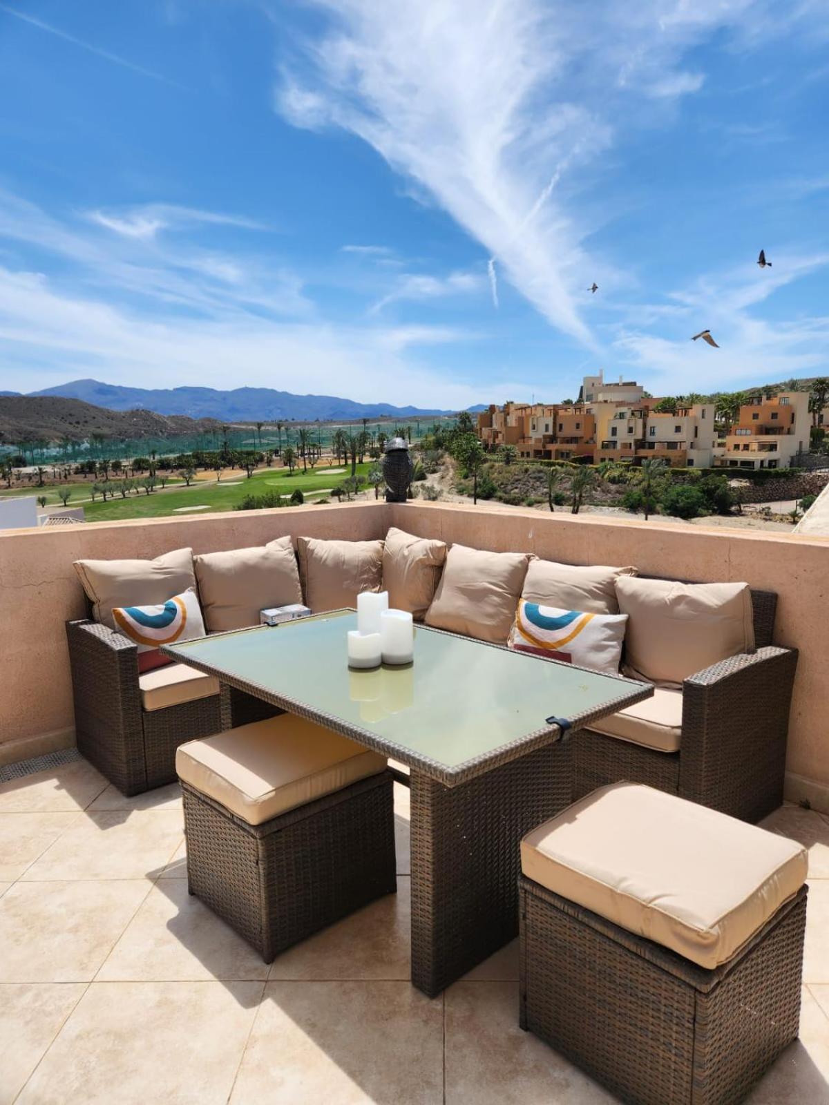 Atico Esquinero Con Preciosas Vistas Al Valle Del Este Golf Con Piscina Comunitaria! مْبيرا المظهر الخارجي الصورة