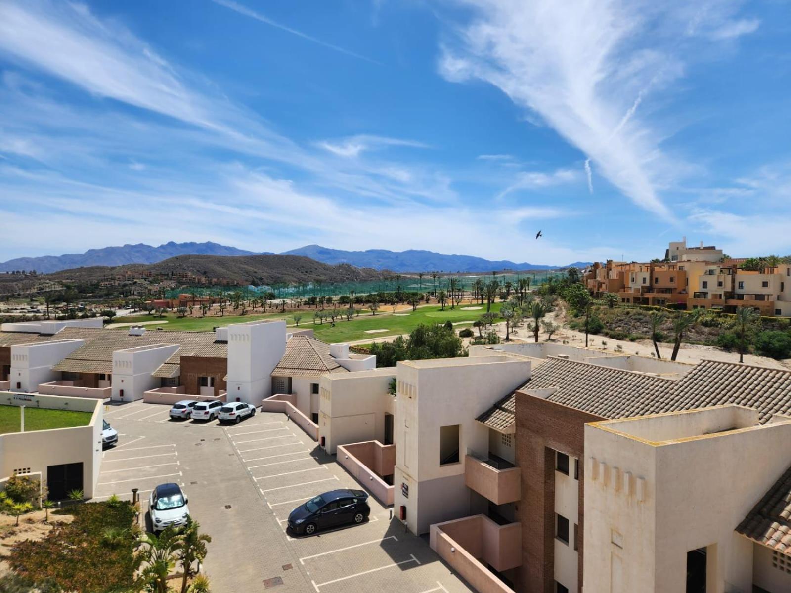 Atico Esquinero Con Preciosas Vistas Al Valle Del Este Golf Con Piscina Comunitaria! مْبيرا المظهر الخارجي الصورة